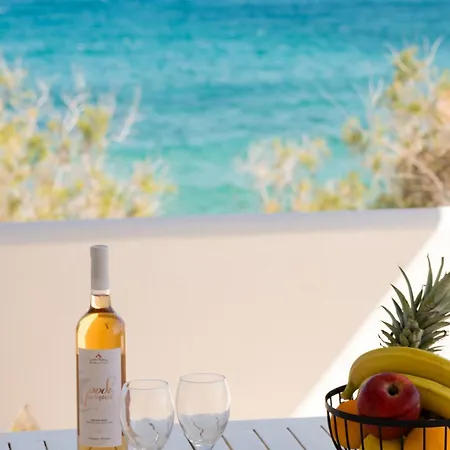 Afroditi & 3* Logaras