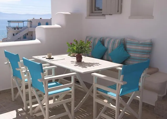 Afroditi & 3* Logaras