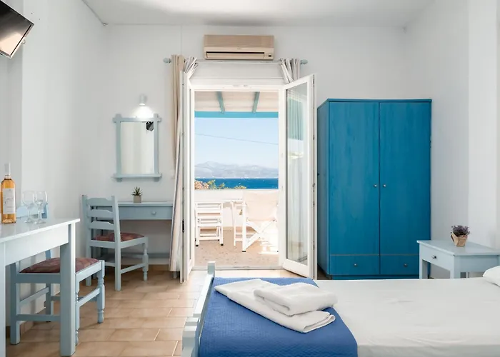 Afroditi & 3* Logaras