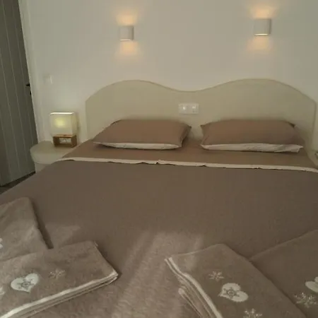 Afroditi & Lejlighedshotel Logaras