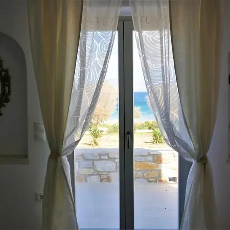 Afroditi & 3* Logaras