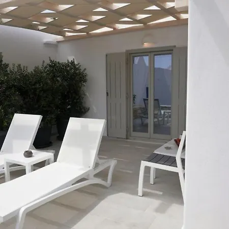 Afroditi & 3* Logaras