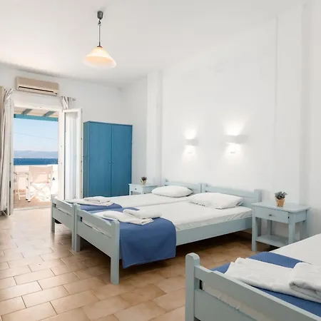 Afroditi & 3* לוגאראס