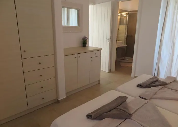 Afroditi & Apart-hotel Logaras