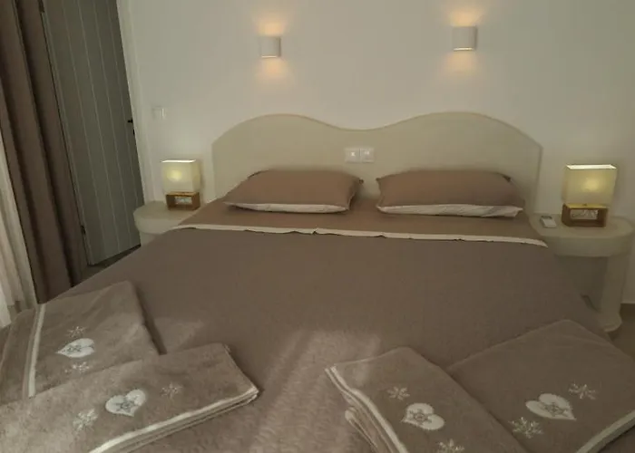 Afroditi & Apart-hotel Logaras