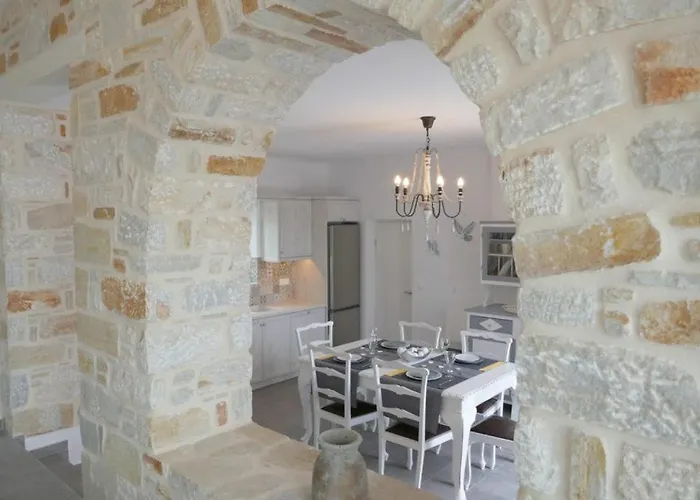 Afroditi & לוגאראס