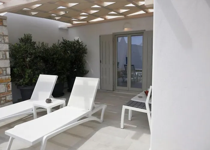 Afroditi & 3* לוגאראס