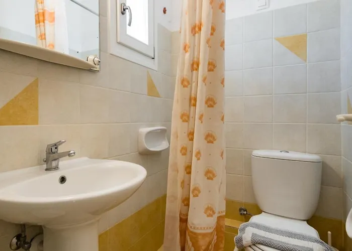 Afroditi & לוגאראס