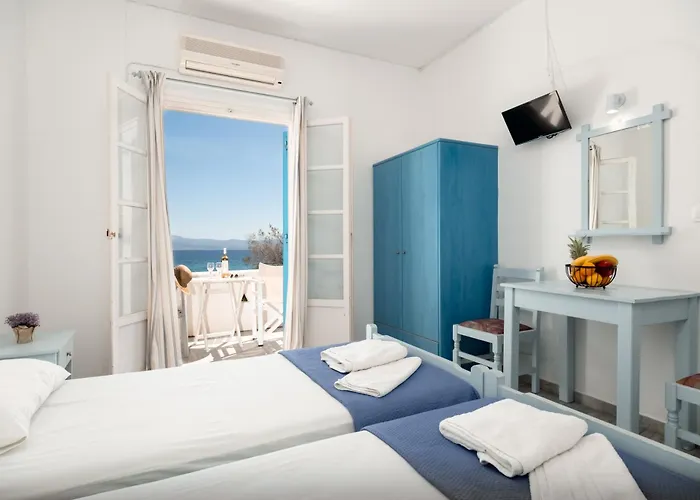 Afroditi & 3* Logaras