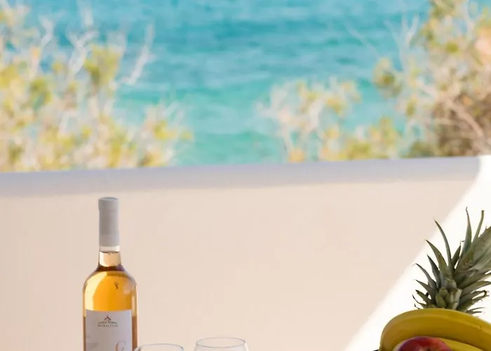 Afroditi & 3* לוגאראס