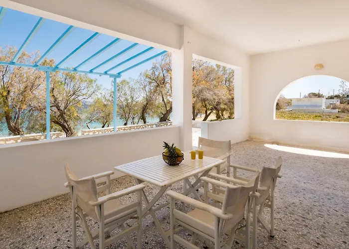 Afroditi & 3* לוגאראס